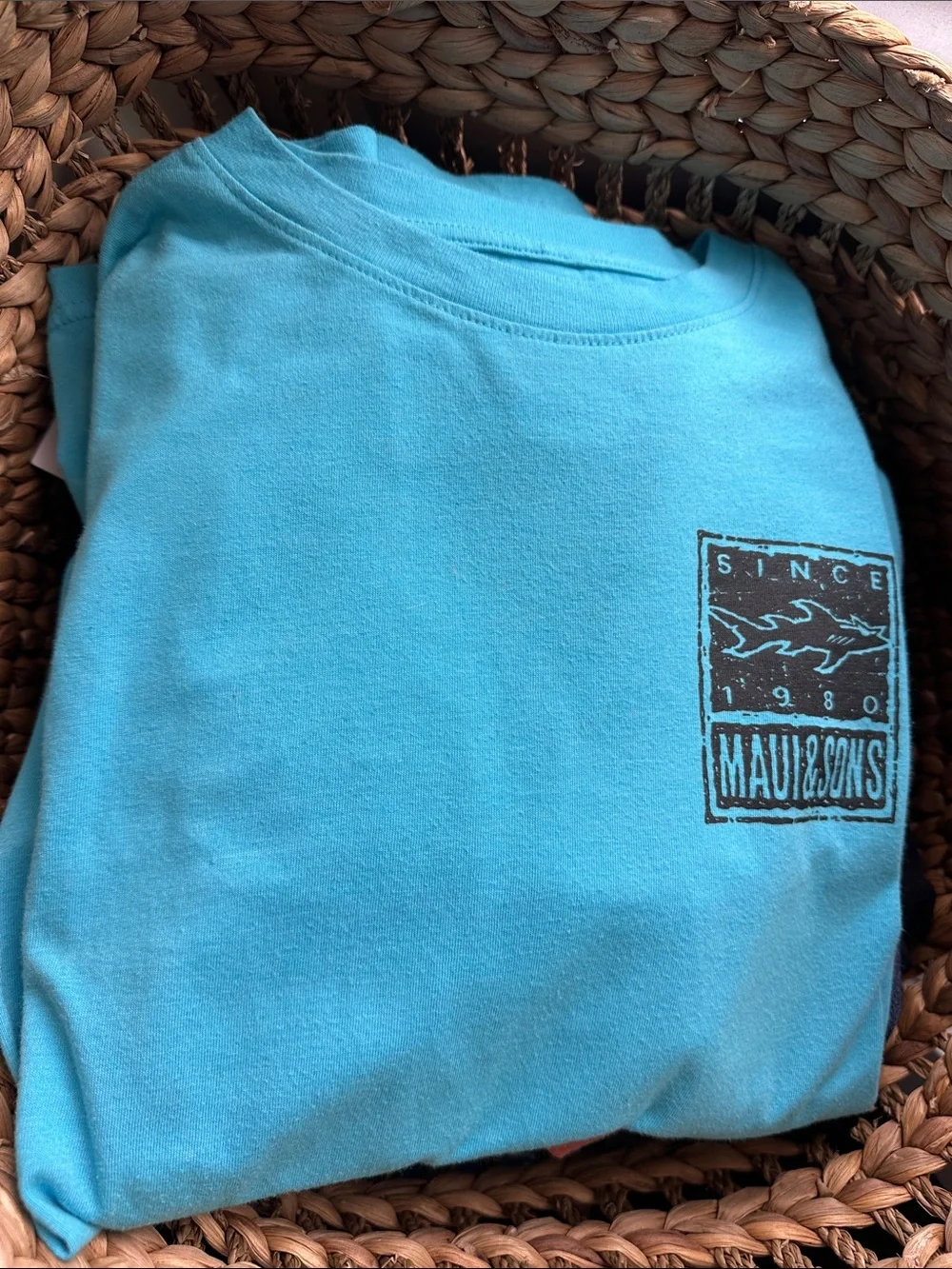VTG Maui & Son’s Shark Short Sleeve Crewneck T-Shirt